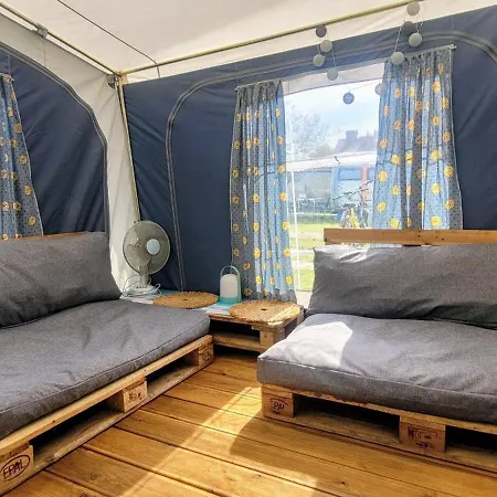 Surf Przyczepa キャンプ場 *